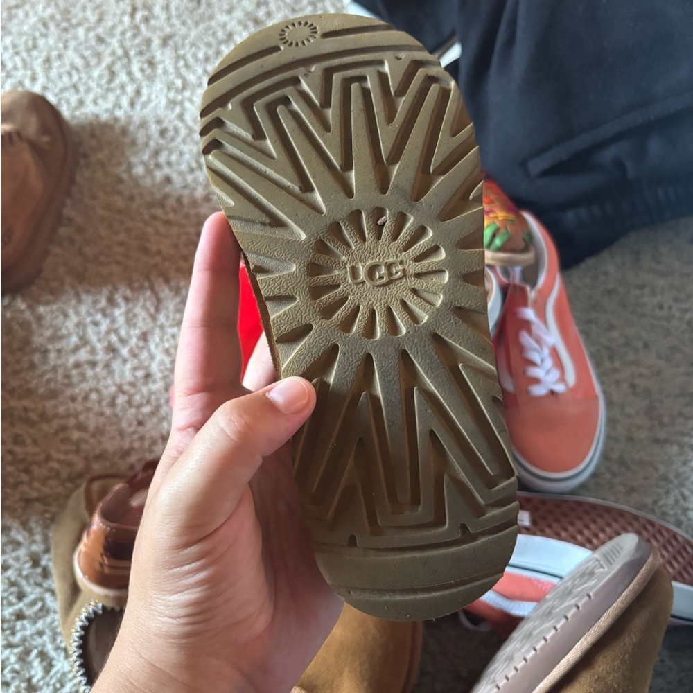 UGG Tan Tasman boots - Picture 4 of 9